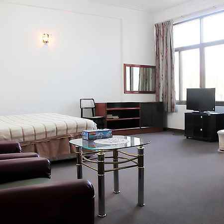 Hotel Windsor Янгон Екстериор снимка