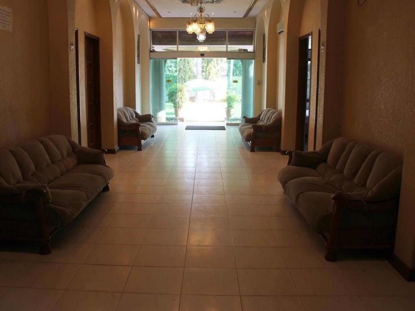 Hotel Windsor Янгон Екстериор снимка