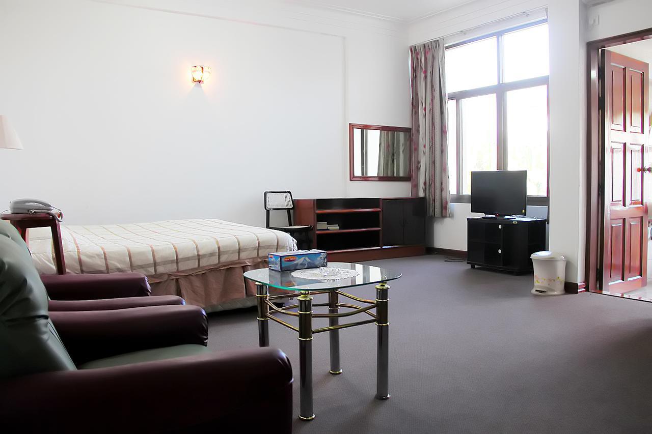 Hotel Windsor Янгон Екстериор снимка