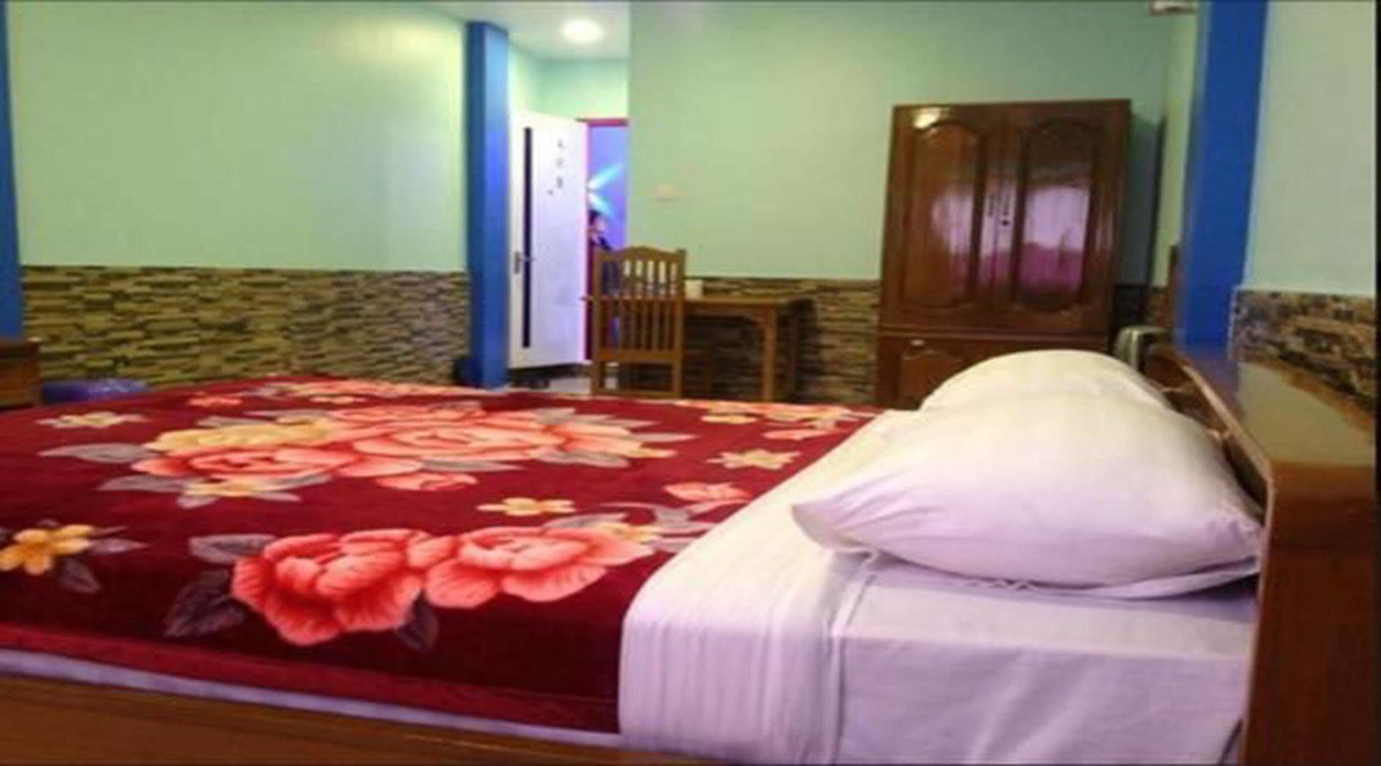Hotel Windsor Янгон Екстериор снимка